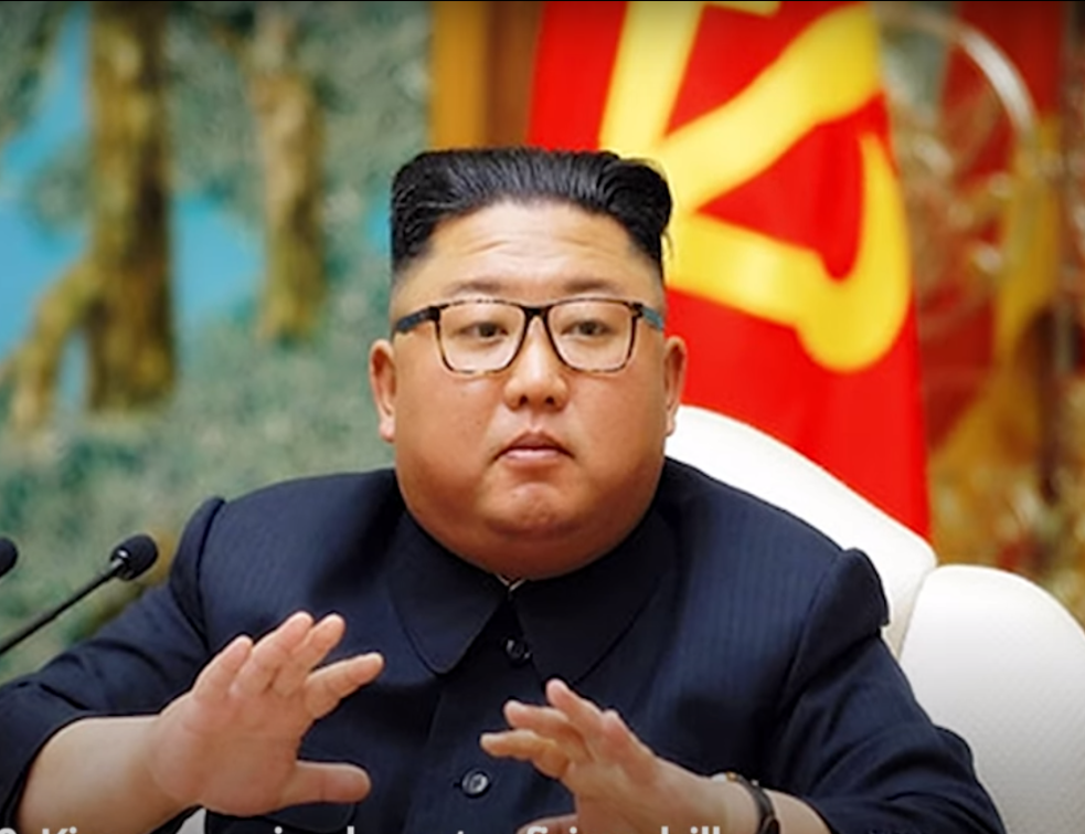 ČVRŠĆA RUKA: Kim Džong Un smenio trećinu vladinog tela